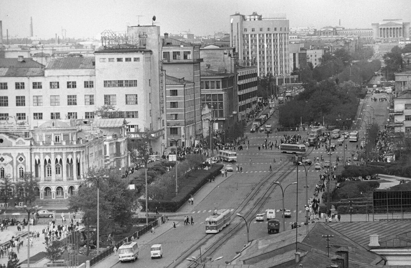 Проспект Ленина 1 июня 1973 г. пятница.jpg
