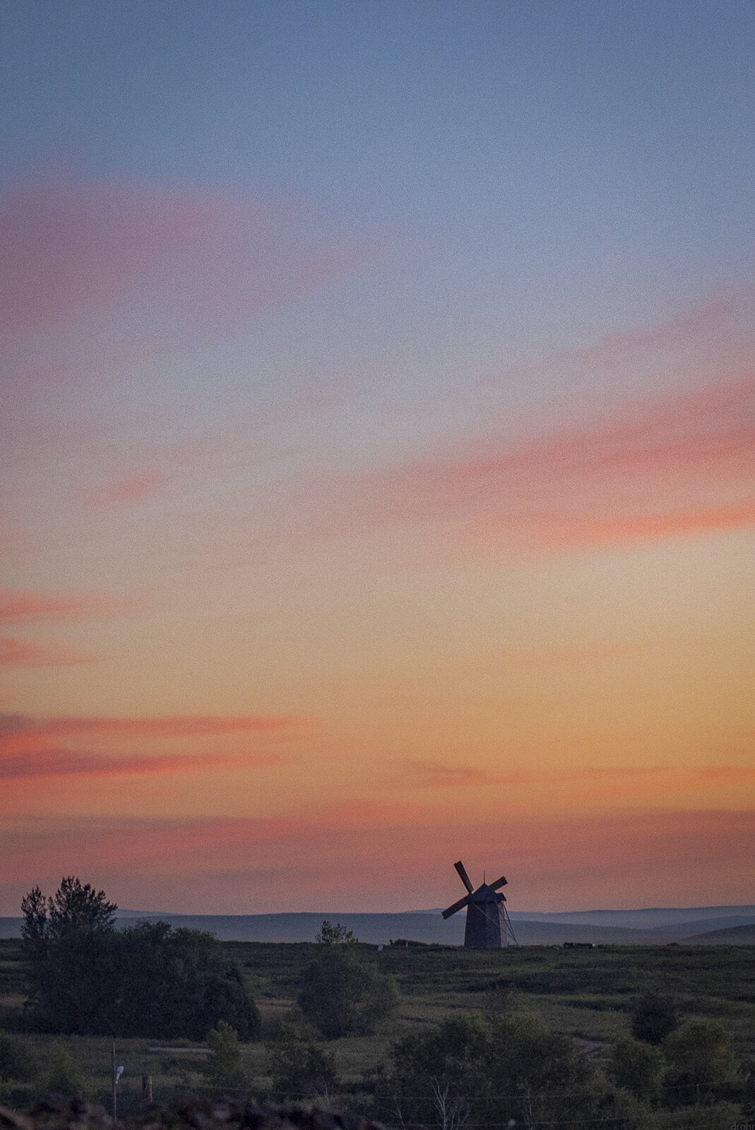 фото Егор Драничников Летний закат в посёлке Аркаим, Челябинская область._.jpg