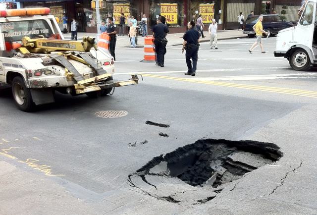 201107_pothole.jpg