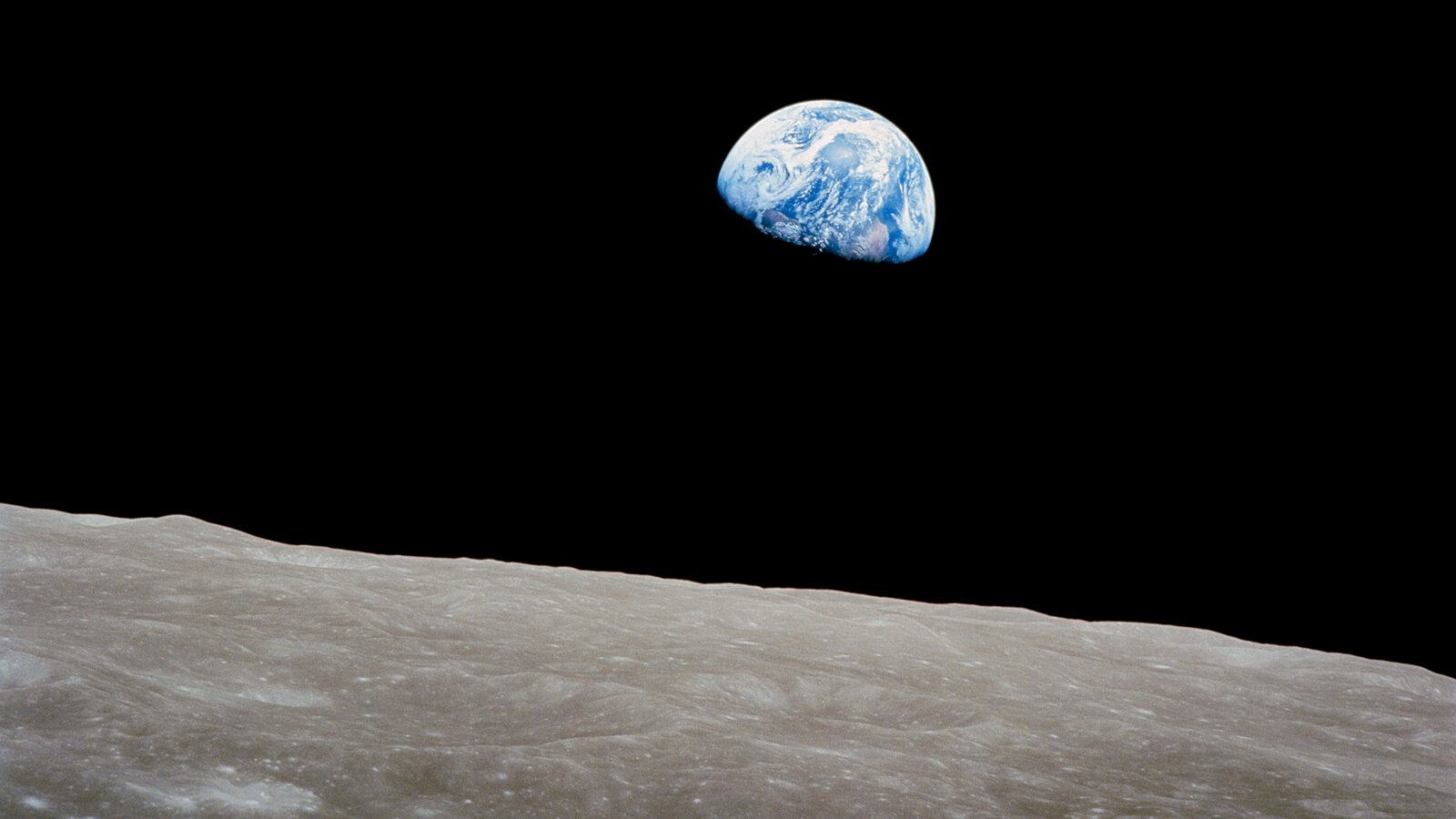 as08-14-2383«Восход Земли»  первый снимок Земли, сделанный с орбиты Луны «Аполлон-8» стартовал...jpg
