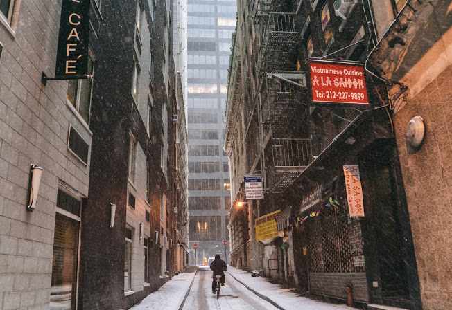 New+York+City+-+Winter+-+Bicycling+Down+an+Alley+in+the+Snow.jpg