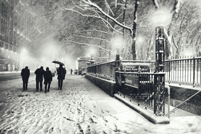 New+York+City+-+Winter+-+Snow+Falls+on+5th+Avenue-.jpg