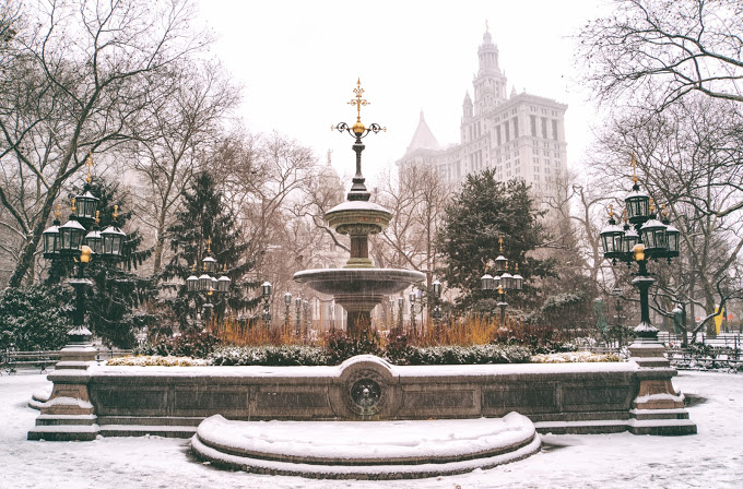 New+York+Winter+-+City+Hall+Fountain+in+the+Snow--.jpg