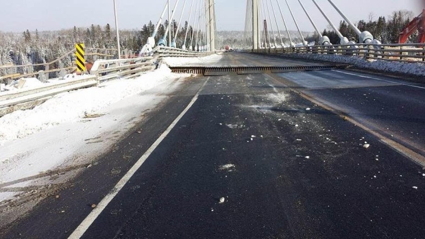 nipigon-river-bridge-fails-in-cold.jpg