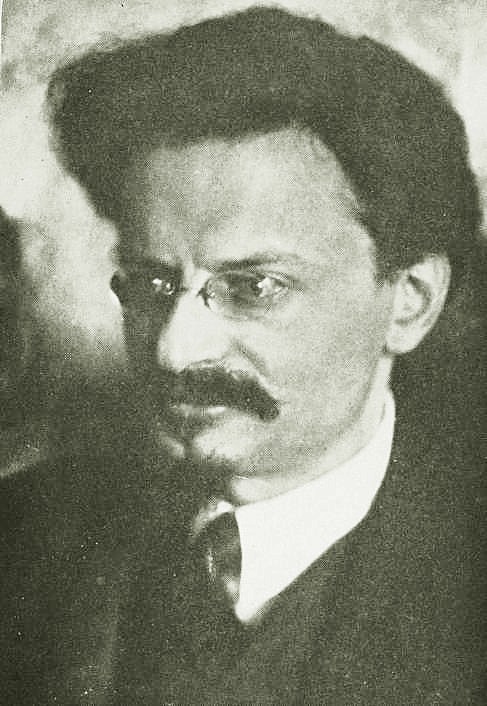 trotsky_profile.jpg